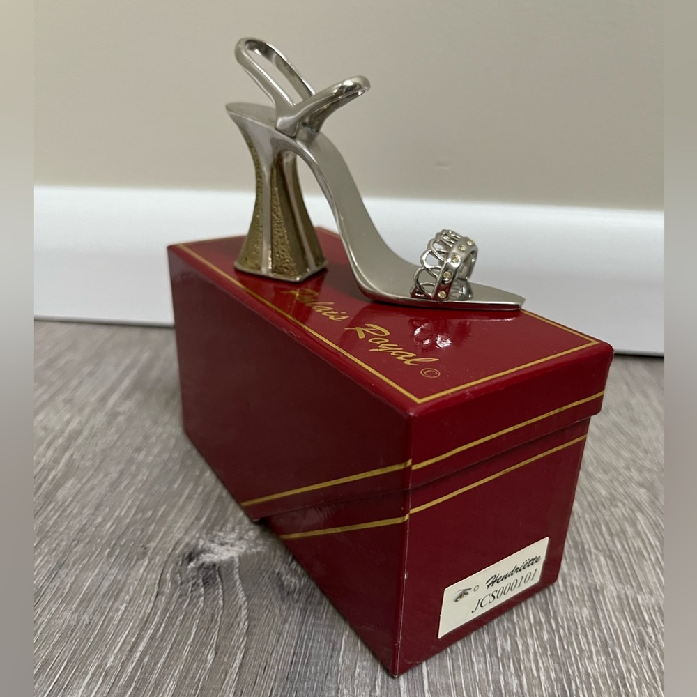 Palais Royal Hendriette New Decorative Shoe in Box